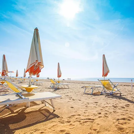Lägenhet Charming With Terrace Bibione
