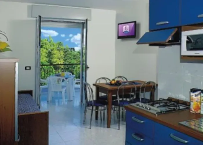 דירה Charming With Terrace *